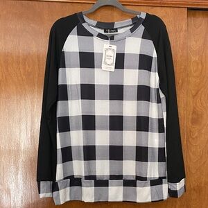 Black and Gray Plaid Long Sleeve Top
